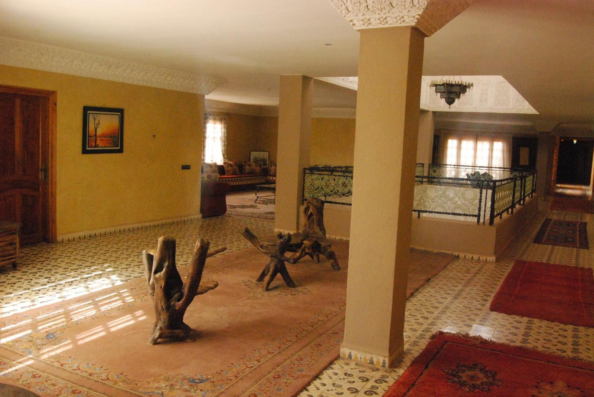 מידלת Hotel Taddart מראה חיצוני תמונה