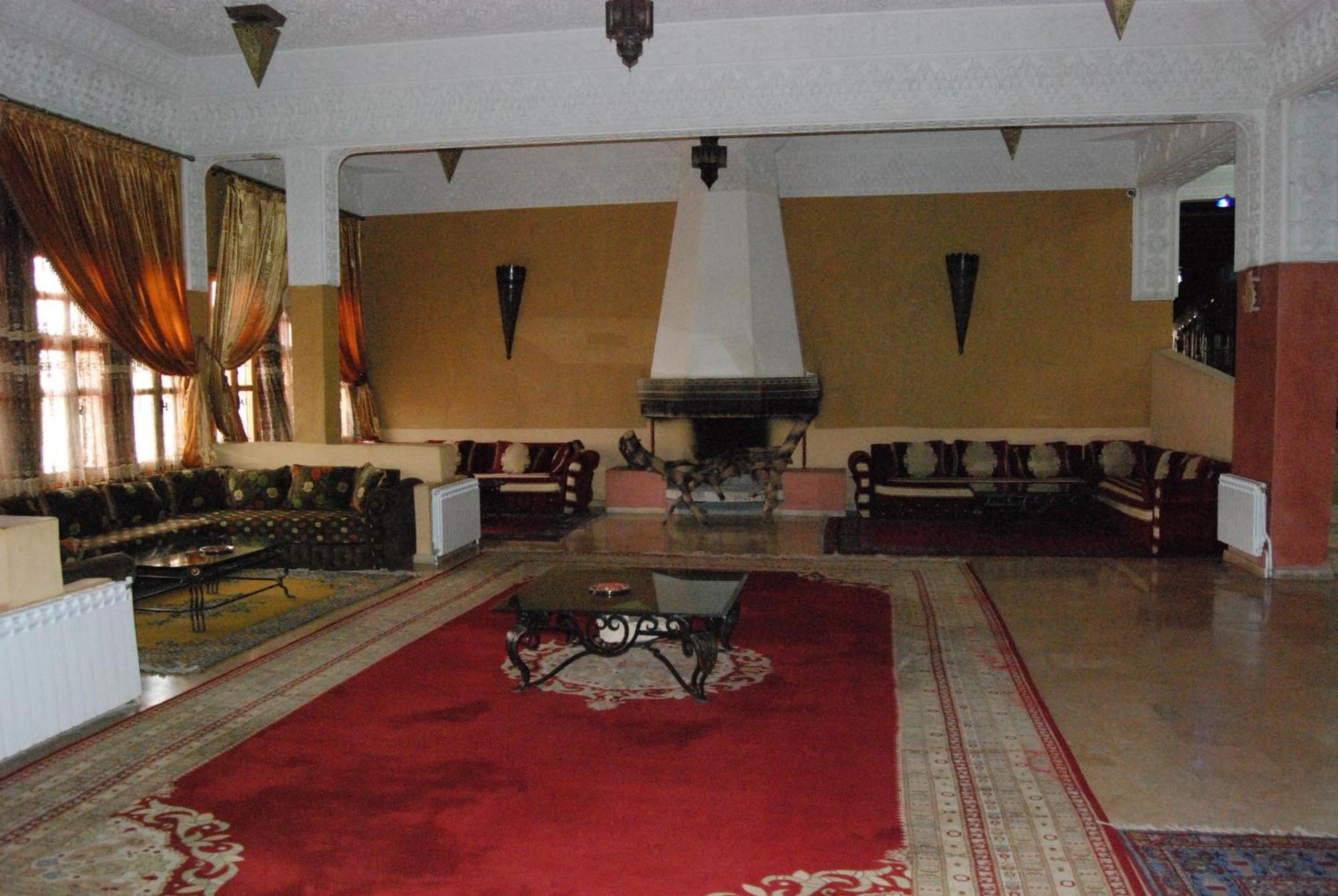 מידלת Hotel Taddart מראה חיצוני תמונה